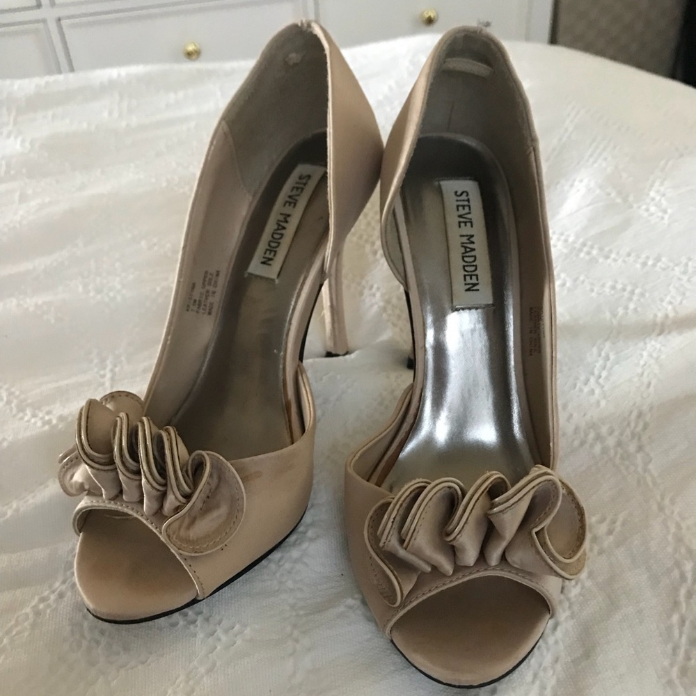 Steve Madden nude satin heels size 7.5